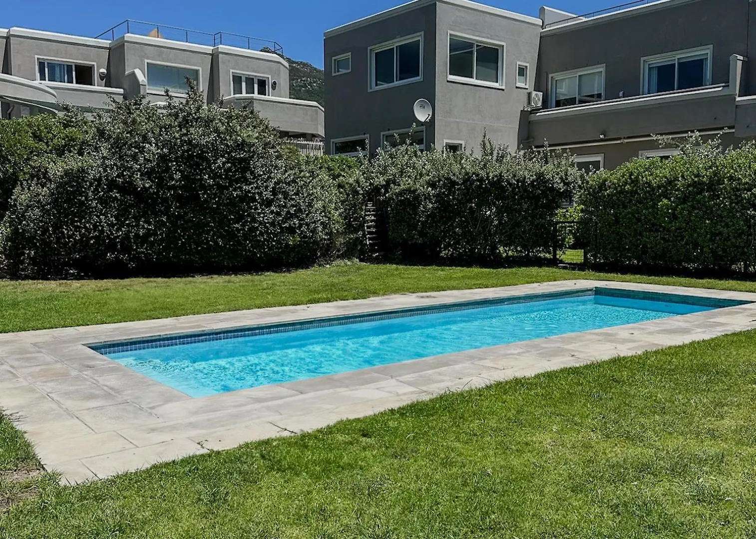 Pingu Beachhouse With Jacuzzi Hout Bay Cape Town Tatil Evi